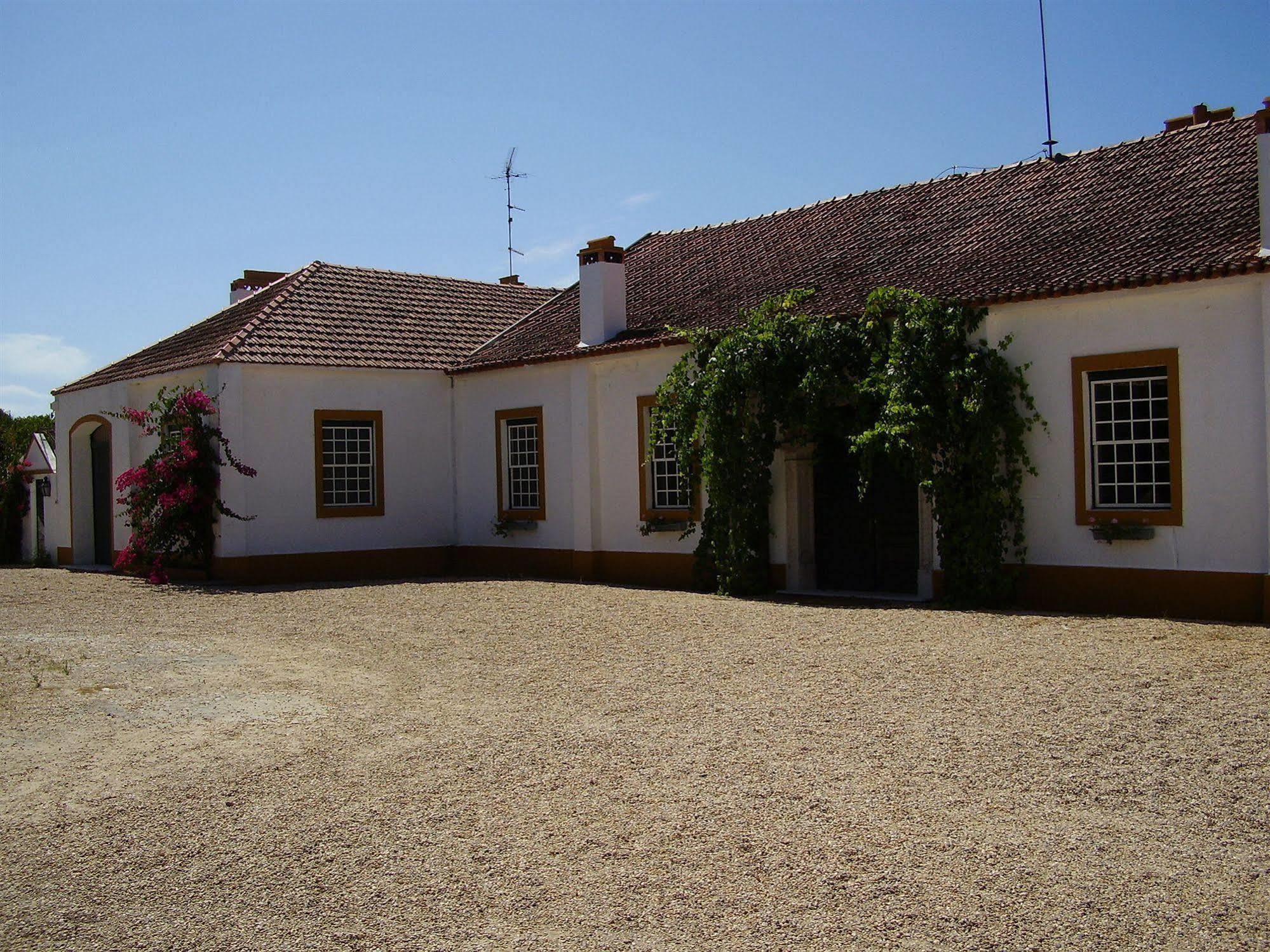 Gasthaus Quinta Do Casalinho Almeirim Exterior foto